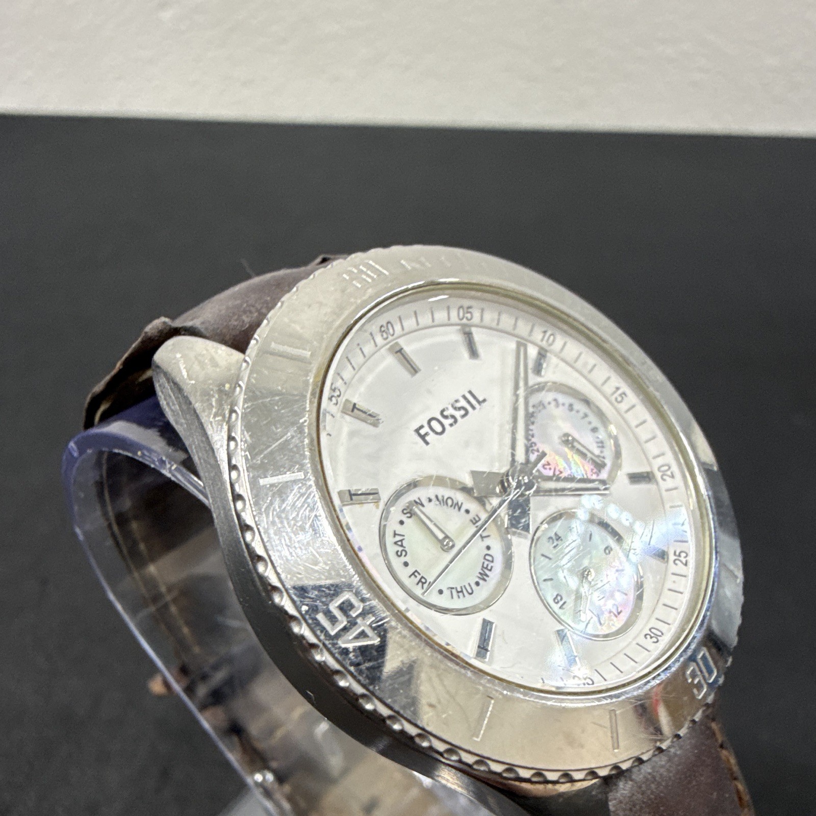Fossil ES-2888 Wristwatch New Battery! Runs excellent!