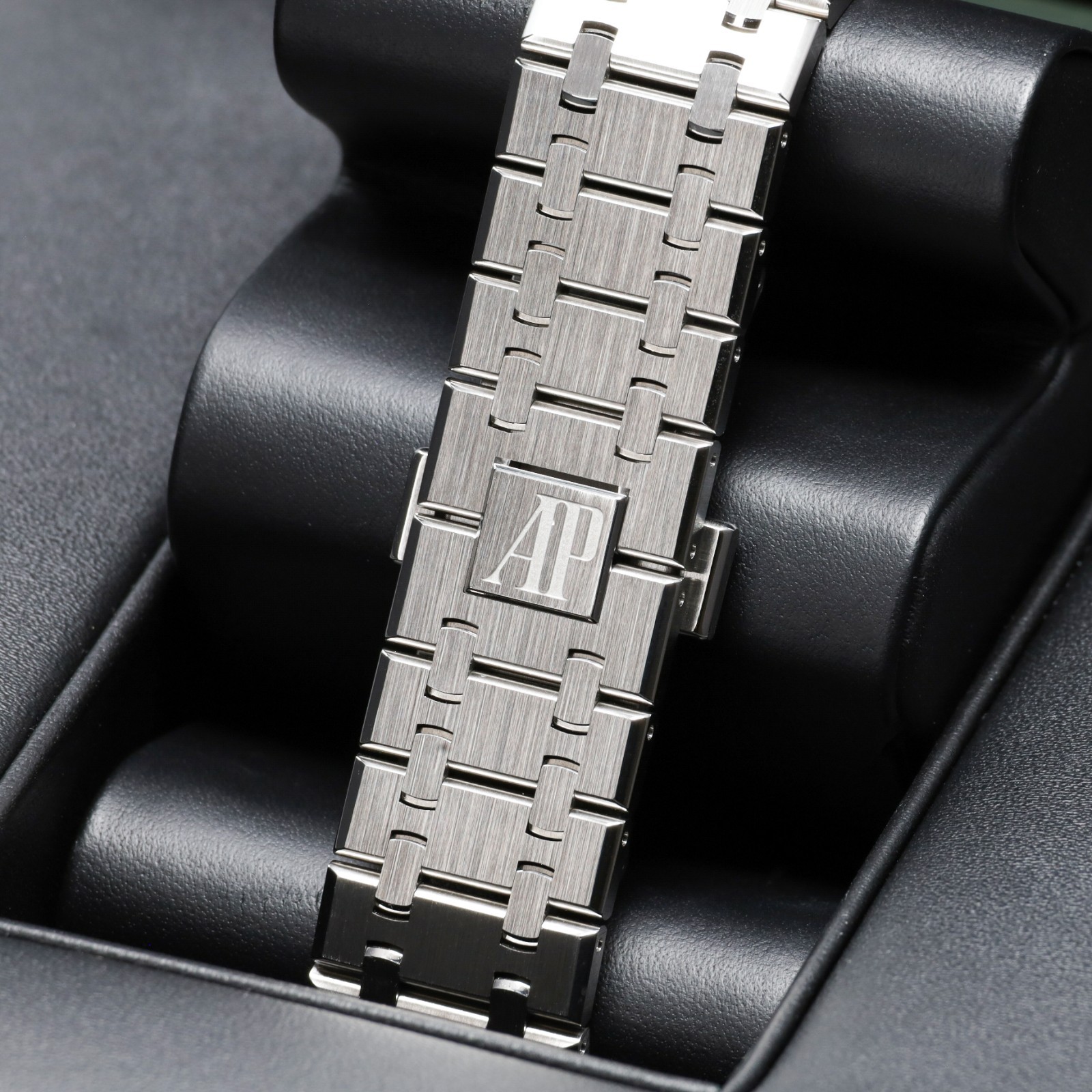 Audemars Piguet Royal Oak 2025 41mm Green Tapisserie Dial Royal Oak 15510ST