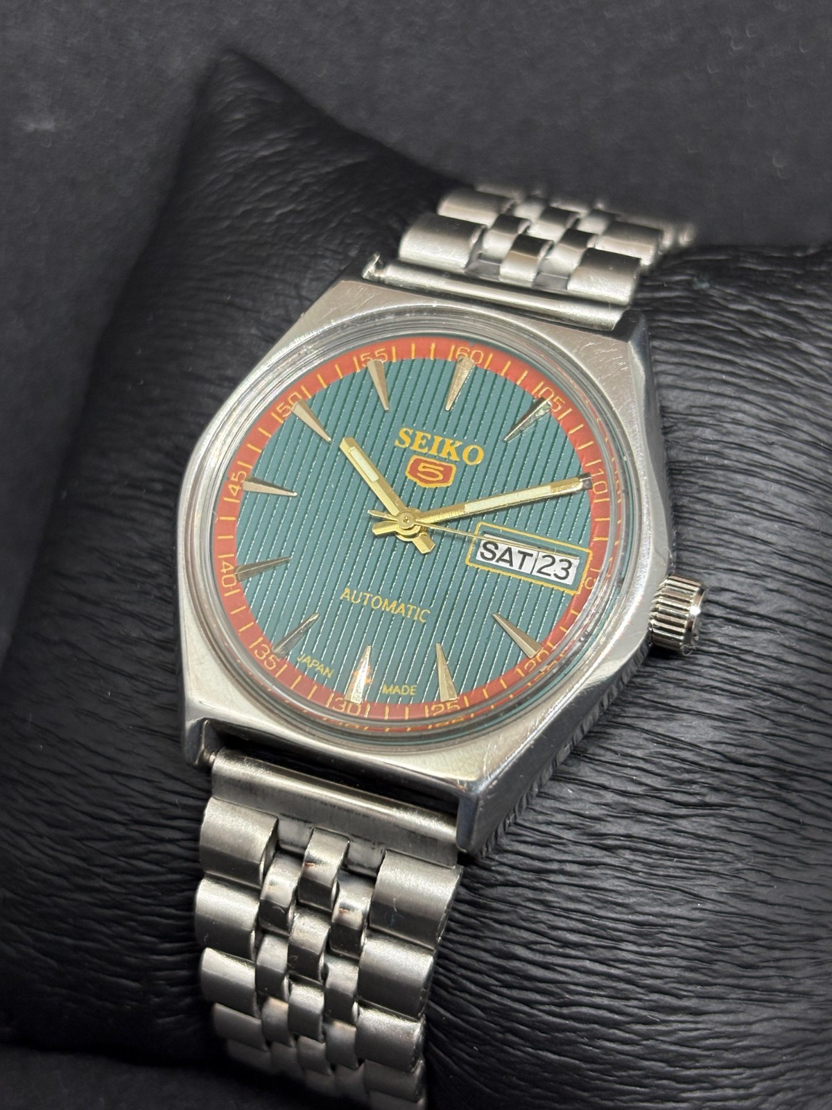 Vintage Seiko 5 Automatic Day/Date Japanese Men’s Wrist Watch
