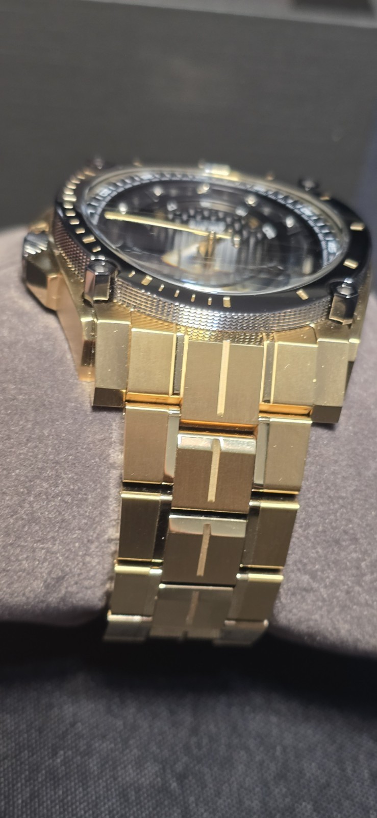 Bulova Men’s Precisionist Diamond Accent Quartz Watch 98D156 – Gold Tone, 46mm