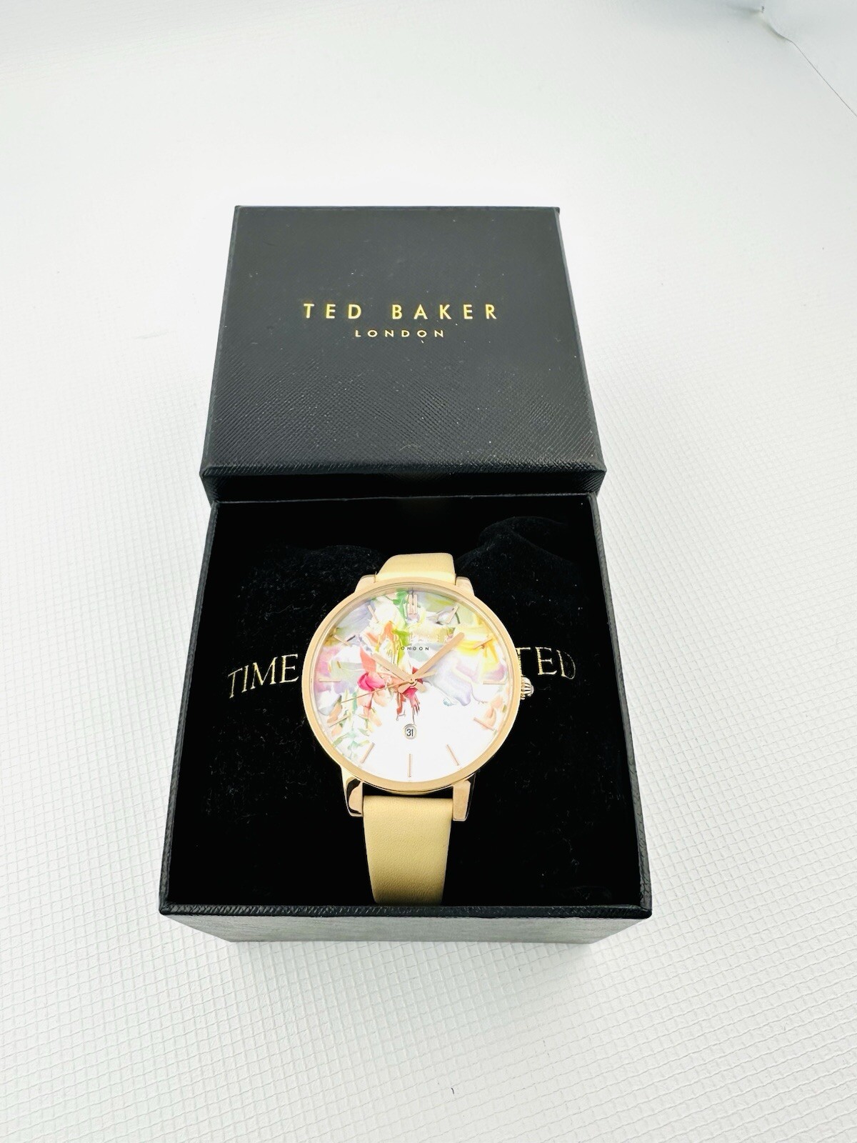 Ted Baker Women’s TE10026453 Multicolour Dial Cream LeatherStrap Rose Gold Watch