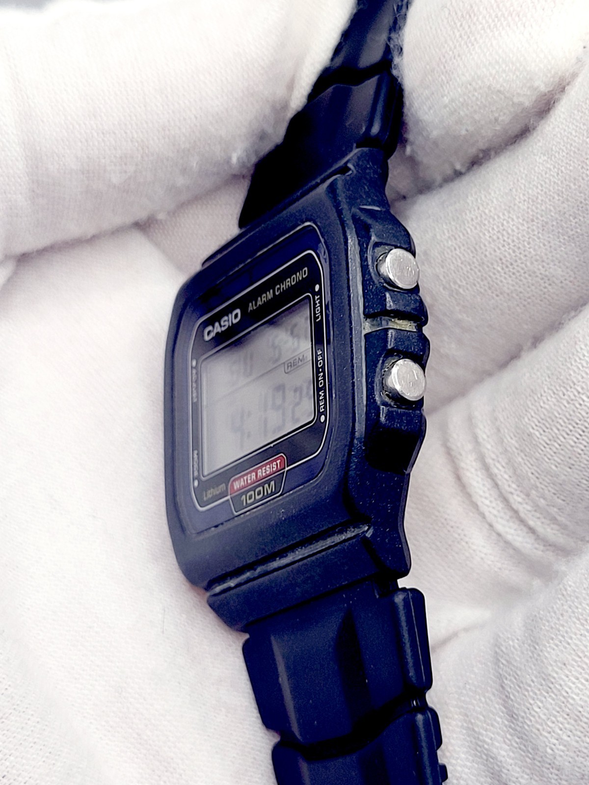 Casio 549 W-720 1980’s Quartz Alarm Chrono Digital Vintage Men’s Watch New Batt