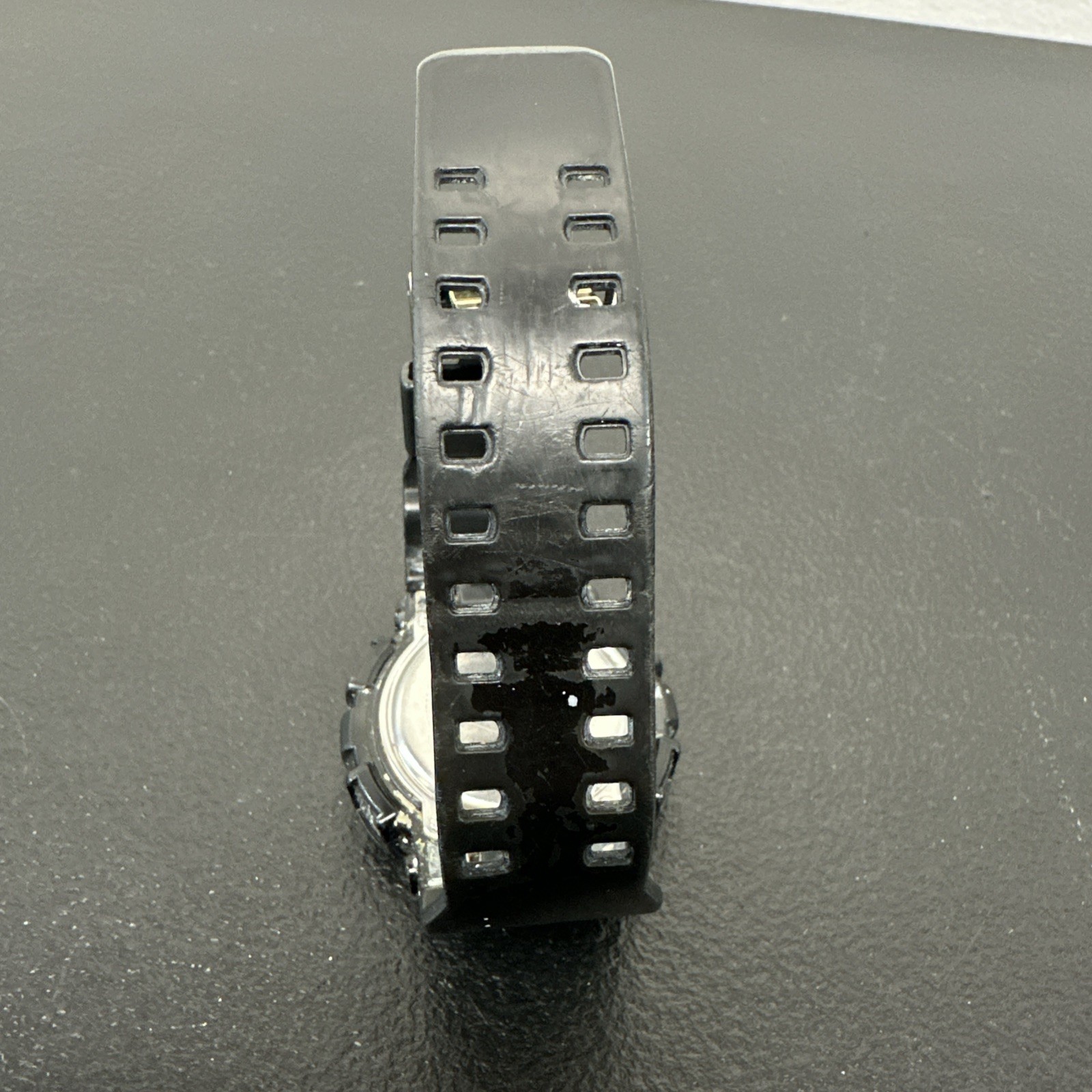Preowned Casio Black Gold G-shock GD-100GB-1 55×51.2×17.4mm 72g