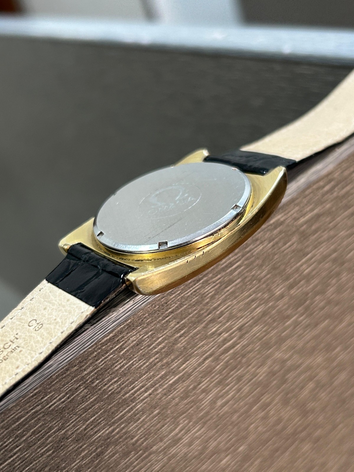 Vintage Omega Genève Automatic Green Dial 166.0190 Gold Plated 1970s Swiss Watch