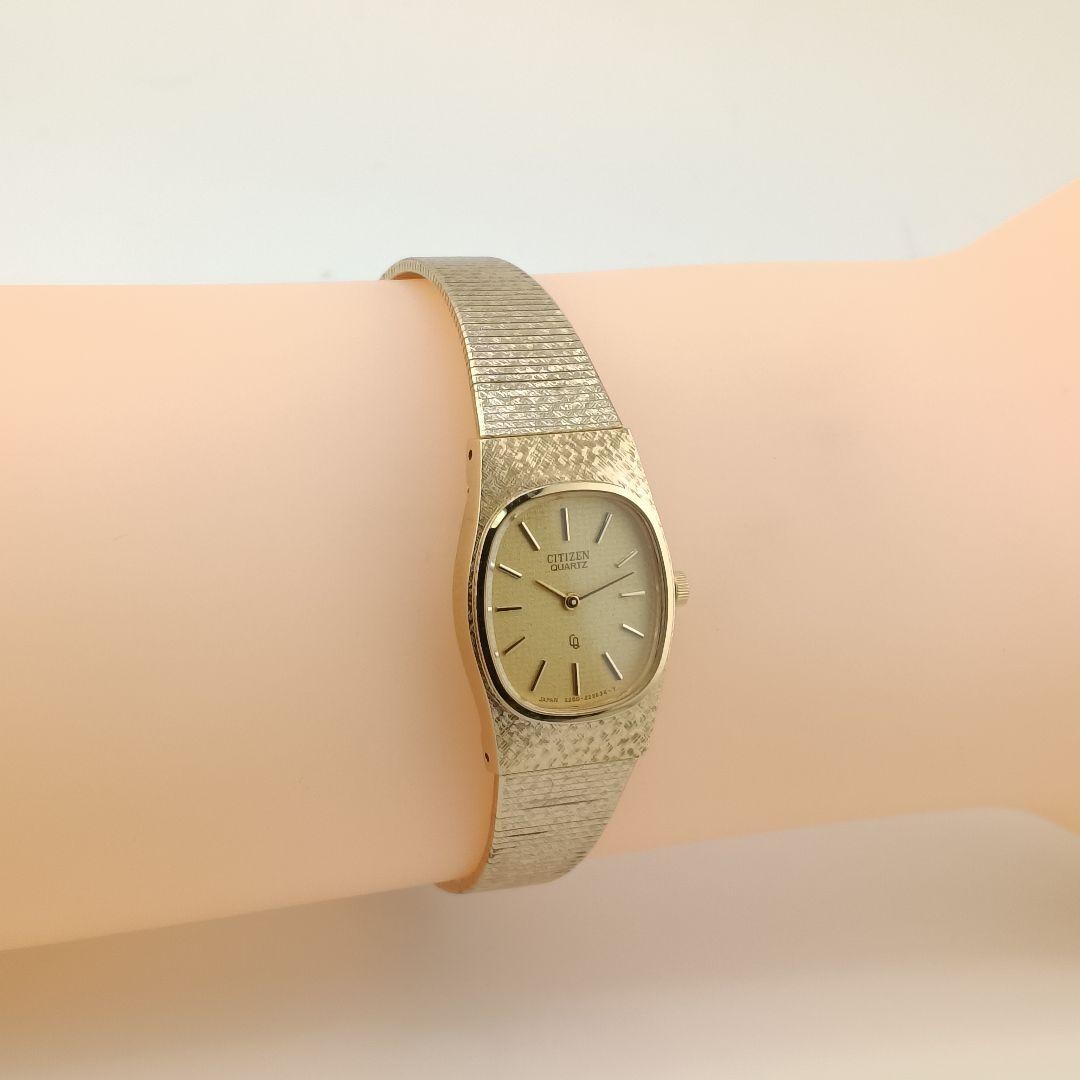 Working condition, new battery. CITIZEN gold watch, oval shape, ladies'