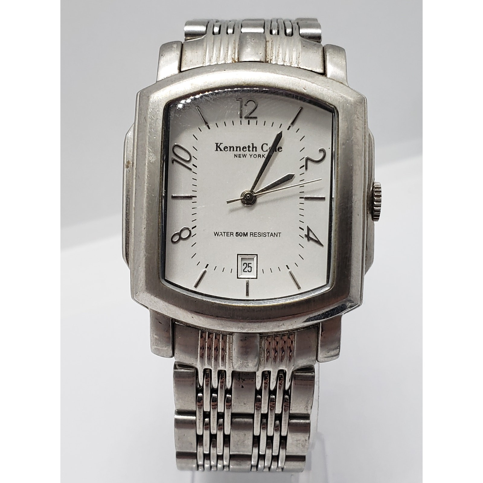 Kenneth Cole New York. F98-02-KC3281. Men’s dress watch. Working watch