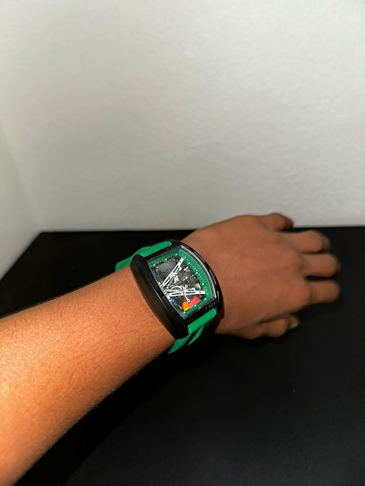 Tonneau Analog Wristwatch Black Case/Bezel Green Rubber Strap Arabic Dial