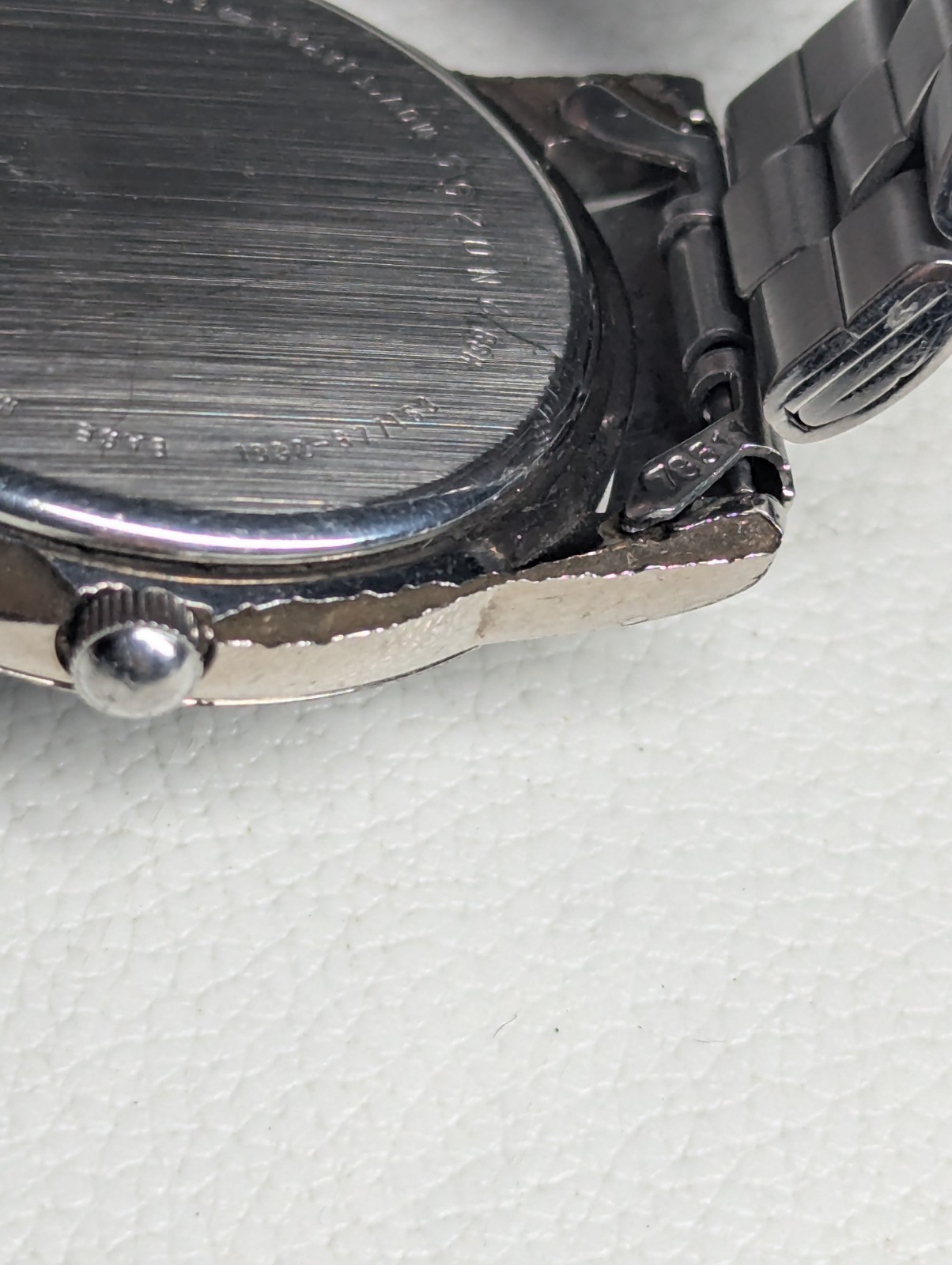 Damaged case Citizen Quartz Wristwatch Black Diamond Pattern Dial Silver