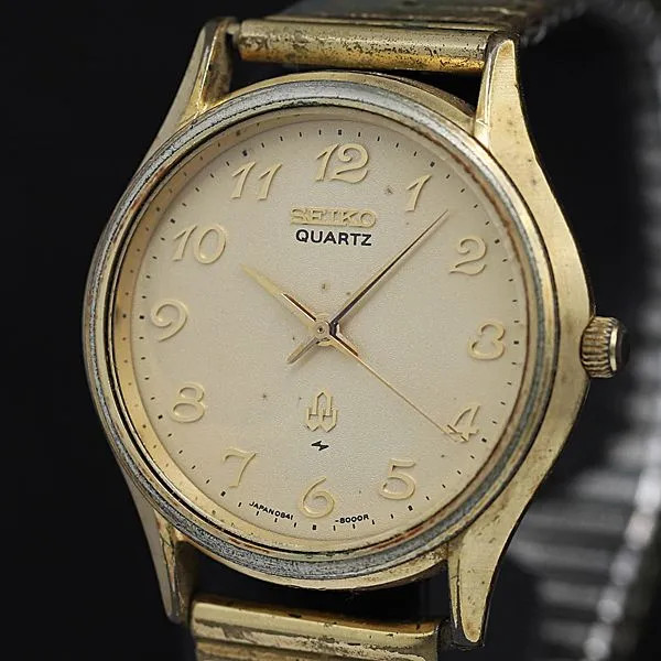 Working condition, excellent condition Seiko Quartz 0841-8050 ivory dial round m