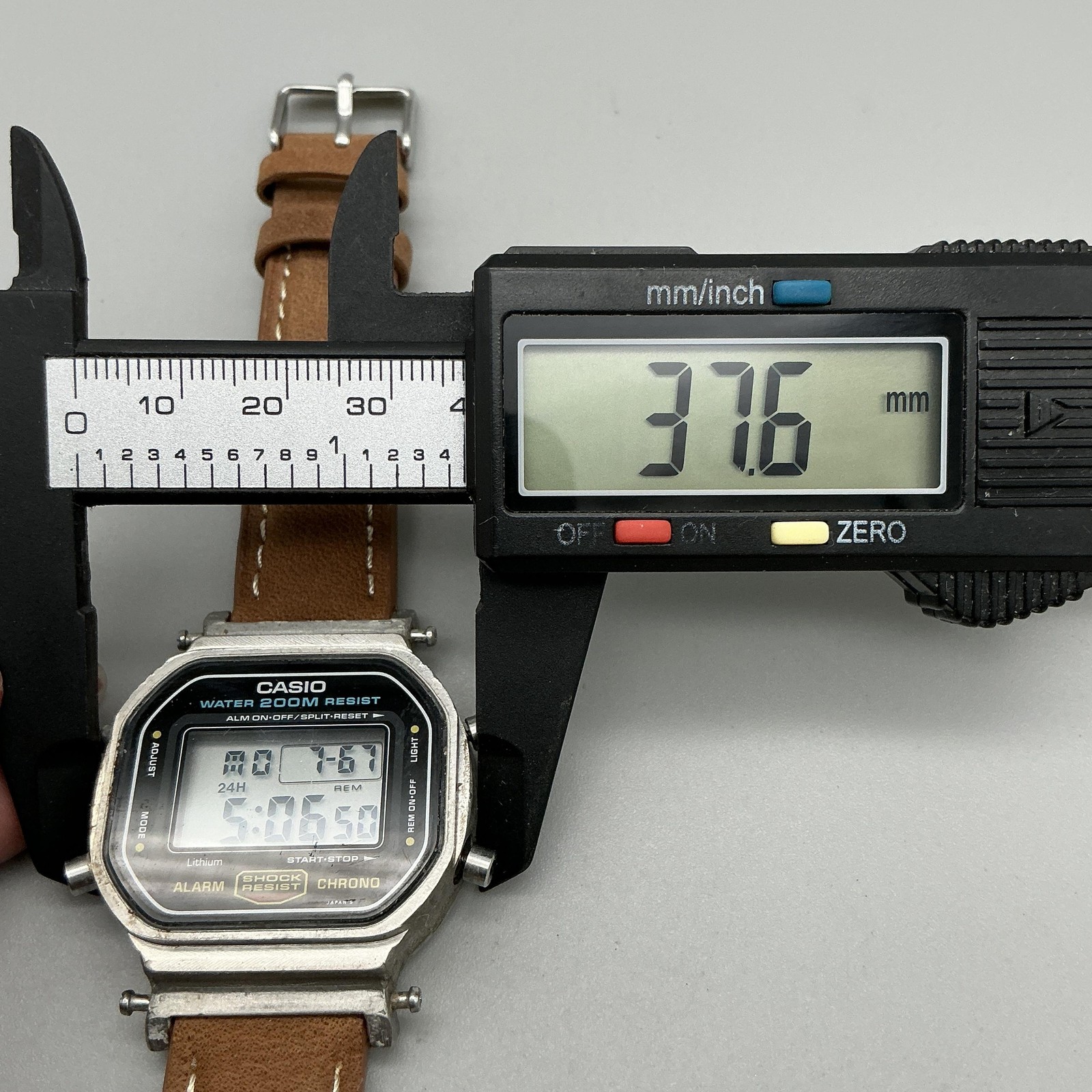 Vintage Casio Mens Watch 38mm Gray Digital 901 DW-5600 Chrono New Battery