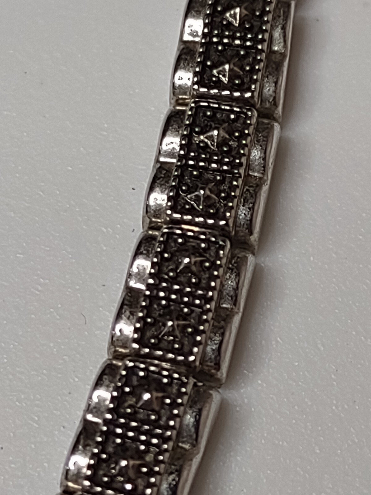 7.5 Inch Jaclyn Smith Silver Tone Watch With Mother Of Pearl Dial