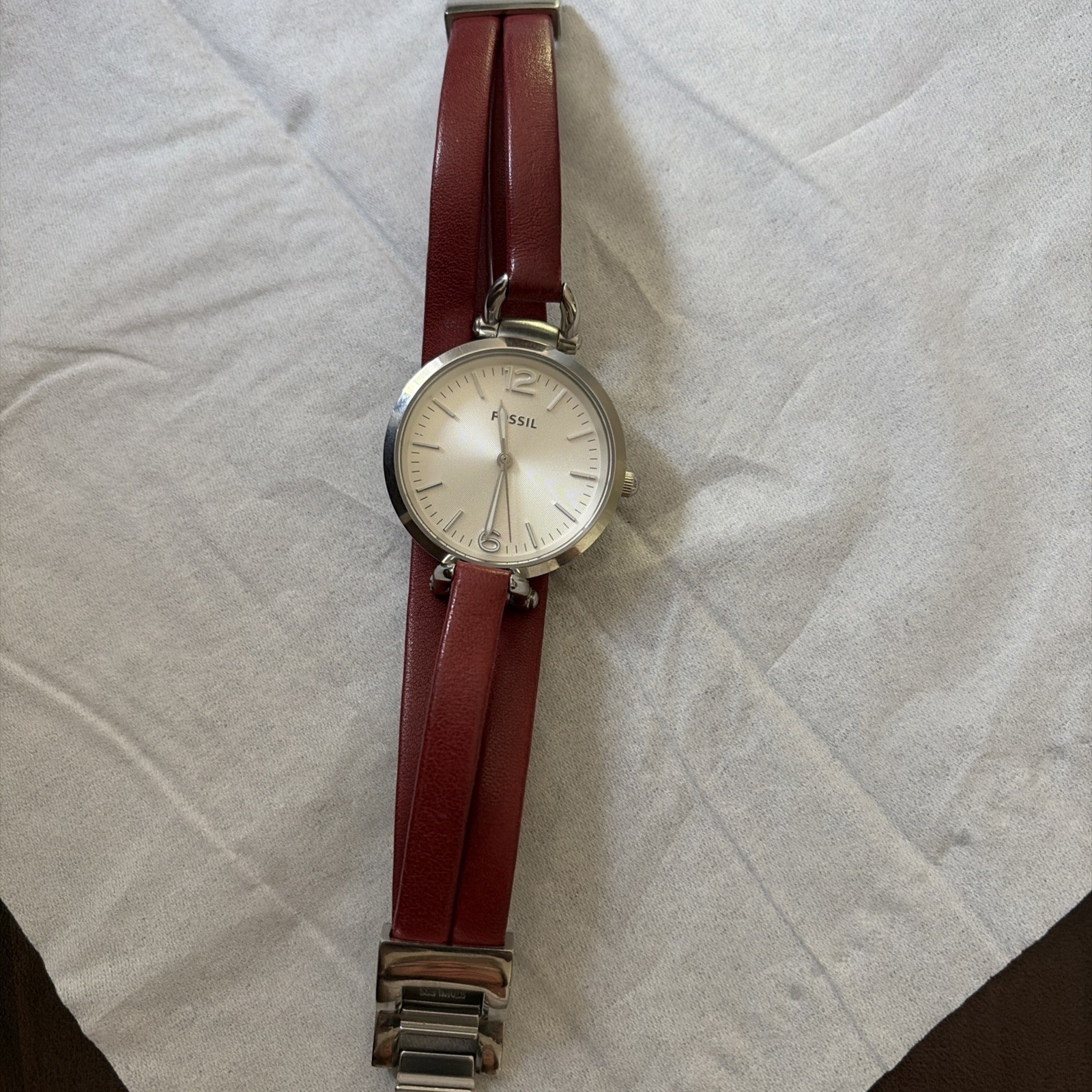 FOSSIL SILVER TONE S/STEEL LEATHER with Burgundy BANGLE BAND WATCH ES3157