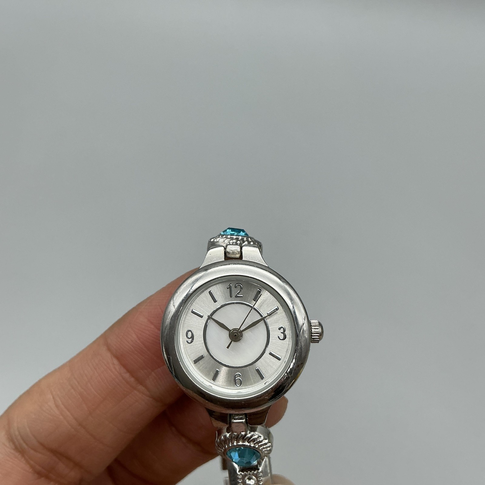 Allude Womens Watch 22mm Silver Tone Blue Crystals FMDAL629 New Battery 7.75″