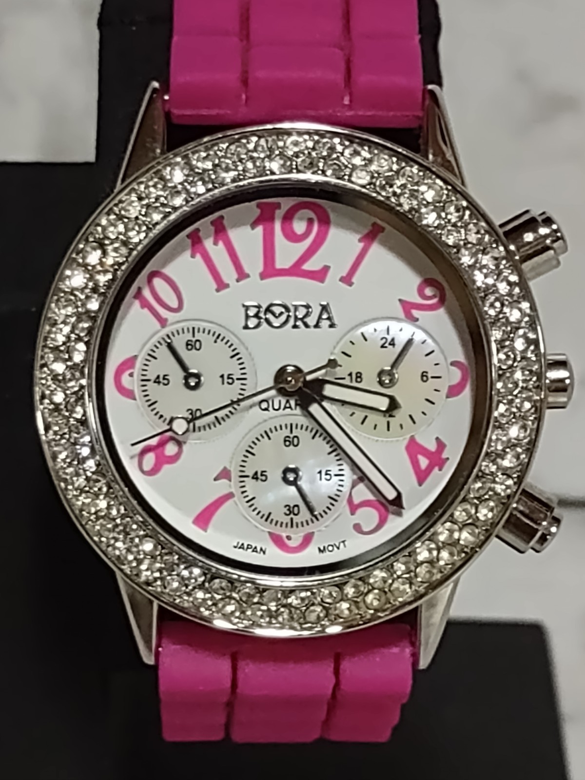 Bora Watch Women’s Analog Quartz Silver Tone Crystal Bezel New Battery
