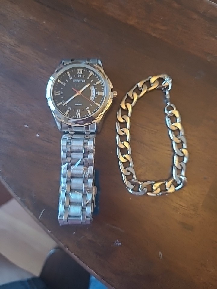 Geneva Quartz Mens Silver Stainless Steel Wristwatch and Braclet Set