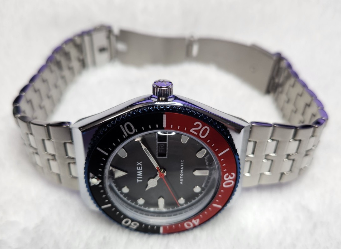 Timex Waterbury Automatic Dive Watch 40mm “Coke” Bezel Day-Date – TW2V25100