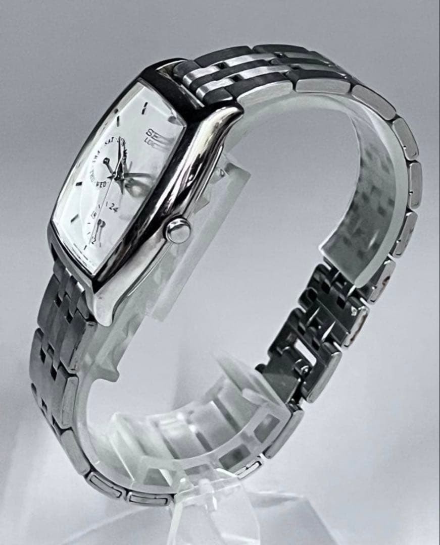 SEIKO Lucent 5Y89 Quartz 1.25in Silver Tone