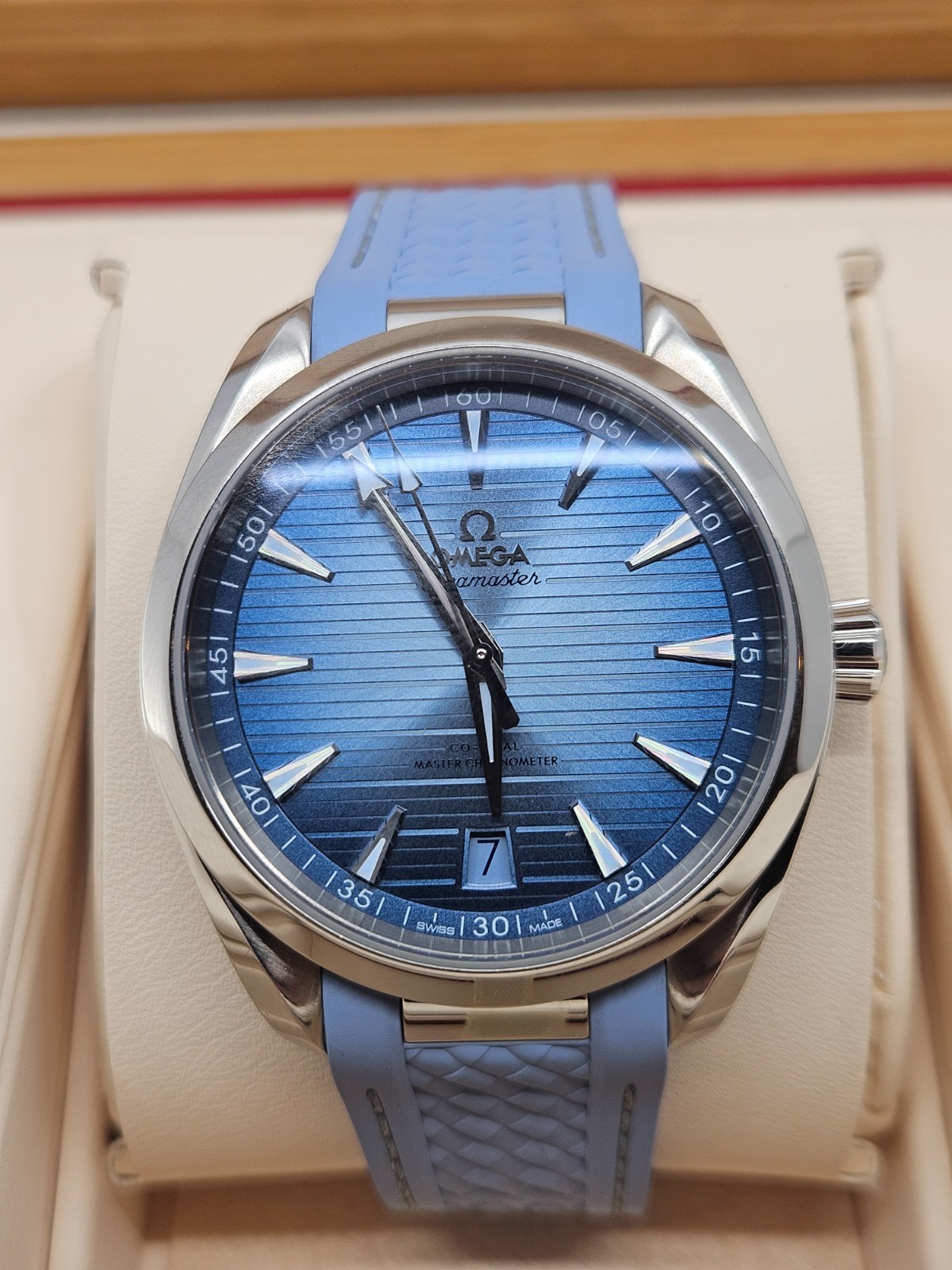 OMEGA Seamaster Aqua Terra 150M 220.10.41.21.03.005 Summer Blue