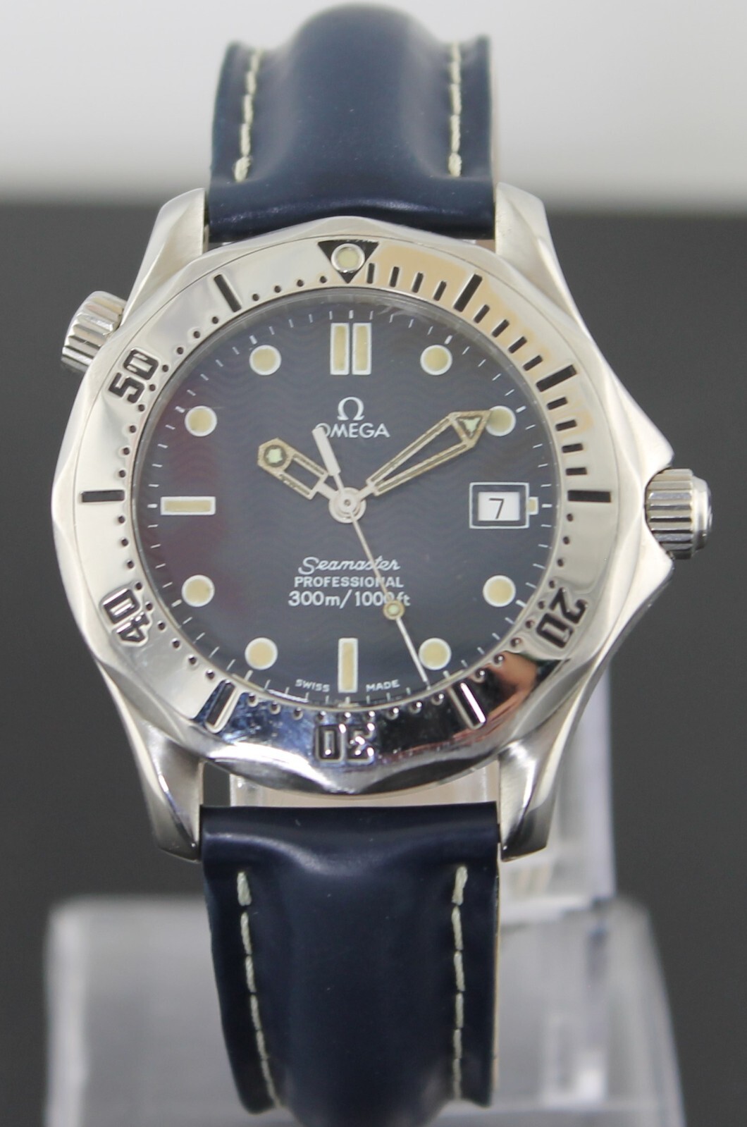 Omega Seamaster 2562.80 Professional MIDSIZE Men’s Blue RUBBER Quartz Watch