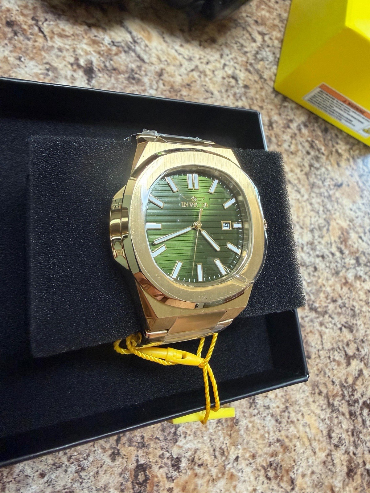 Invicta Men’s Quartz Analog Watch Gold Tone Green Dial Date Bracelet