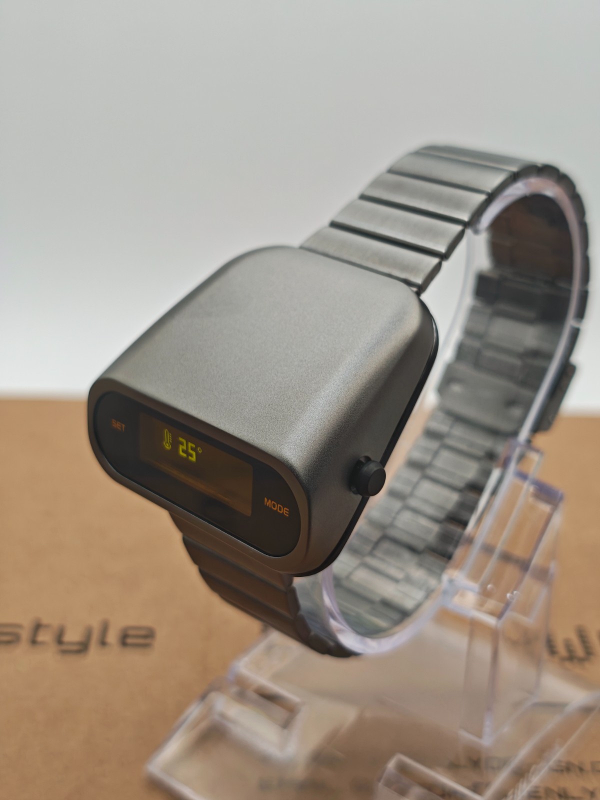 BenlyDesign “Stargazer” S1000GY – Retro-Futuristic OLED Digital Watch