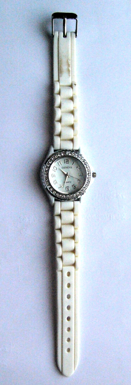 Geneva 2305L Watch White Rubber Band Rhinestones New Battery