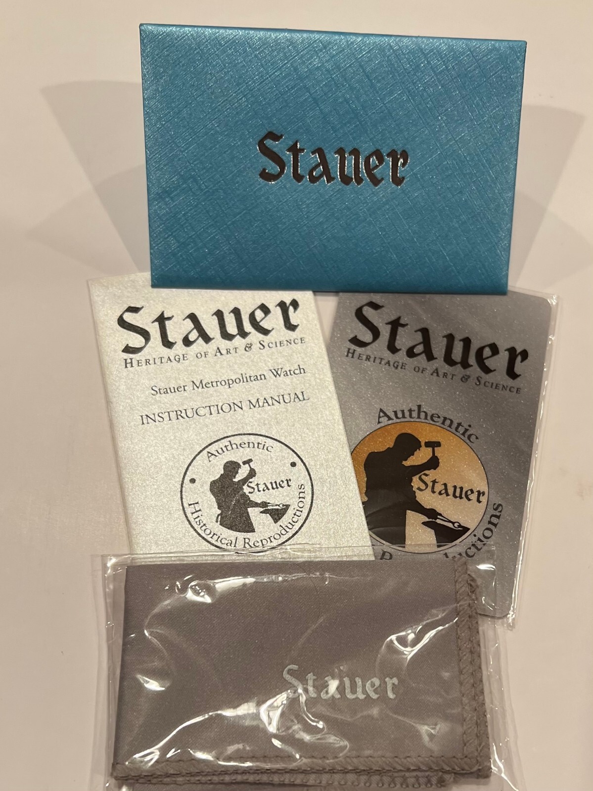 NEW Stauer Metropolitan Roman Numeral 17086 Quartz Men’s Date Watch New Battery