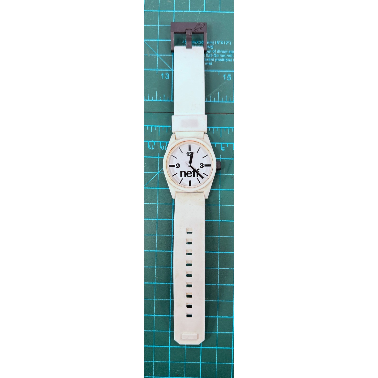 Neff Daily Watch White Matte Polyurethane Quartz Sport Wristwatch NEW BATTERY