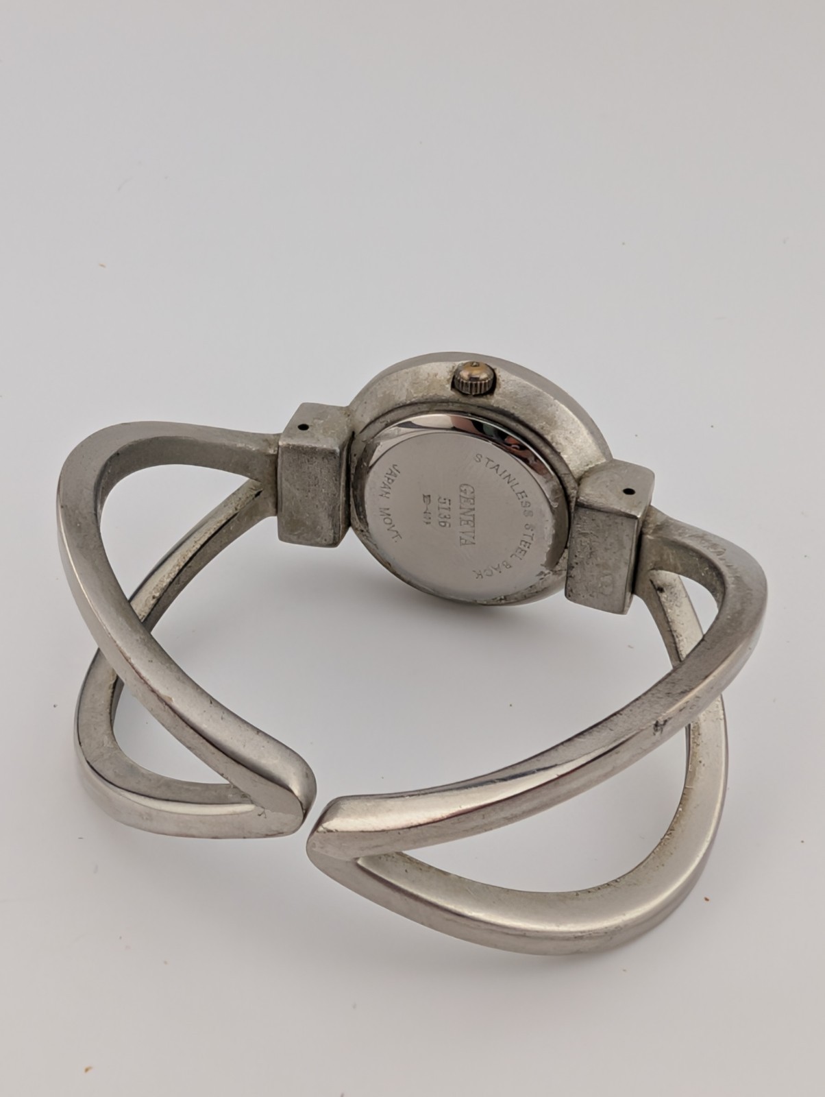 Geneva Watch Women 28mm Silver Tone Hinge Bangle Band- New Battery