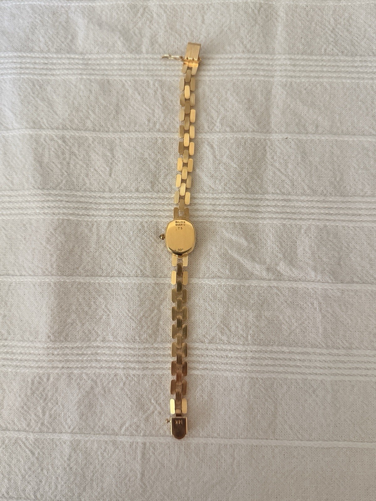 Vintage 1995 Bulova Ladies Solid 14K Gold Diamond Oval Quartz Watch 14g