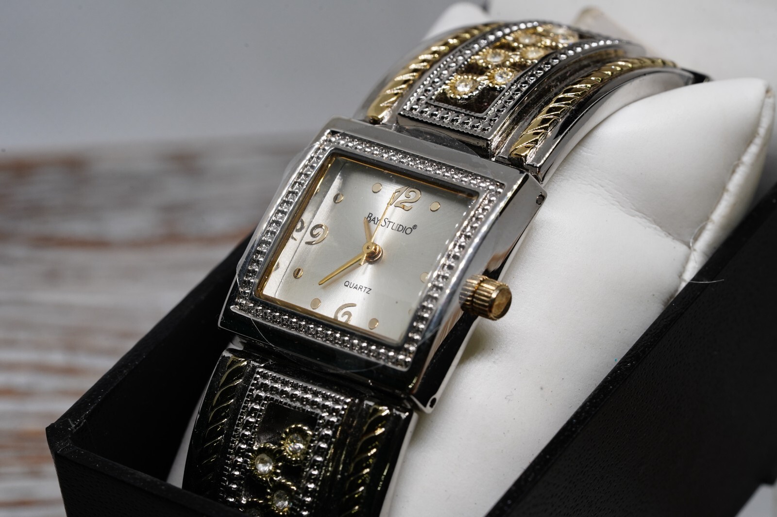 BRAND NEW BAY STUDIO QUARTZ TWO TONE LADIES WRIST WATCH ~WC