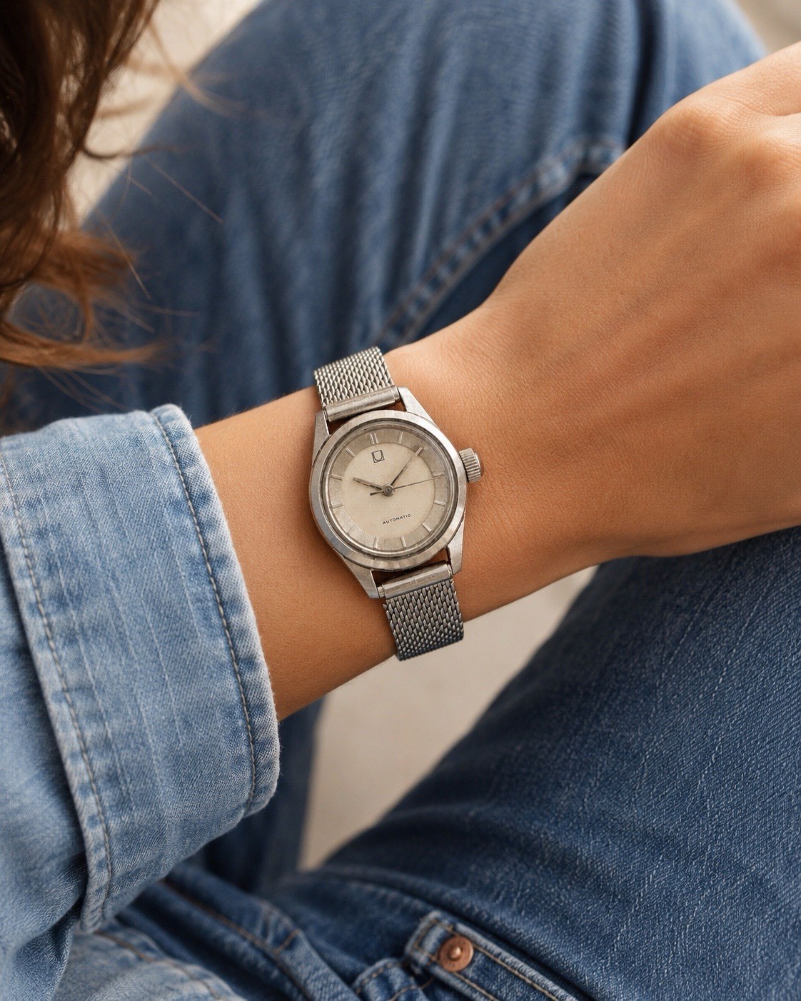 ? RUNS GREAT! Gorgeous 1960s UNIVERSAL GENEVE Ladies 23mm POLEROUTER Automatic