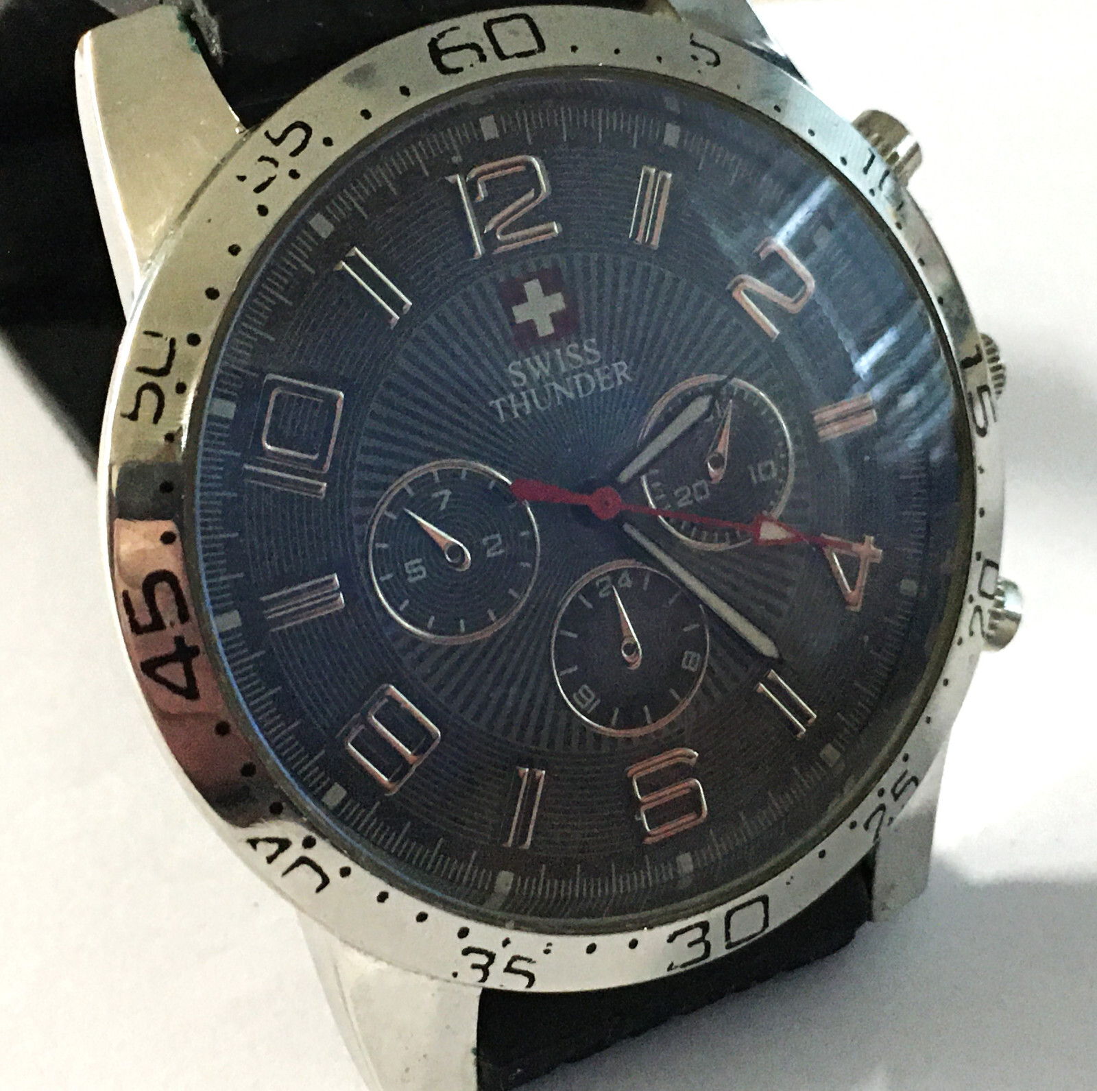 Modern ‘Swiss Thunder’ Gents Quartz Fashion Watch