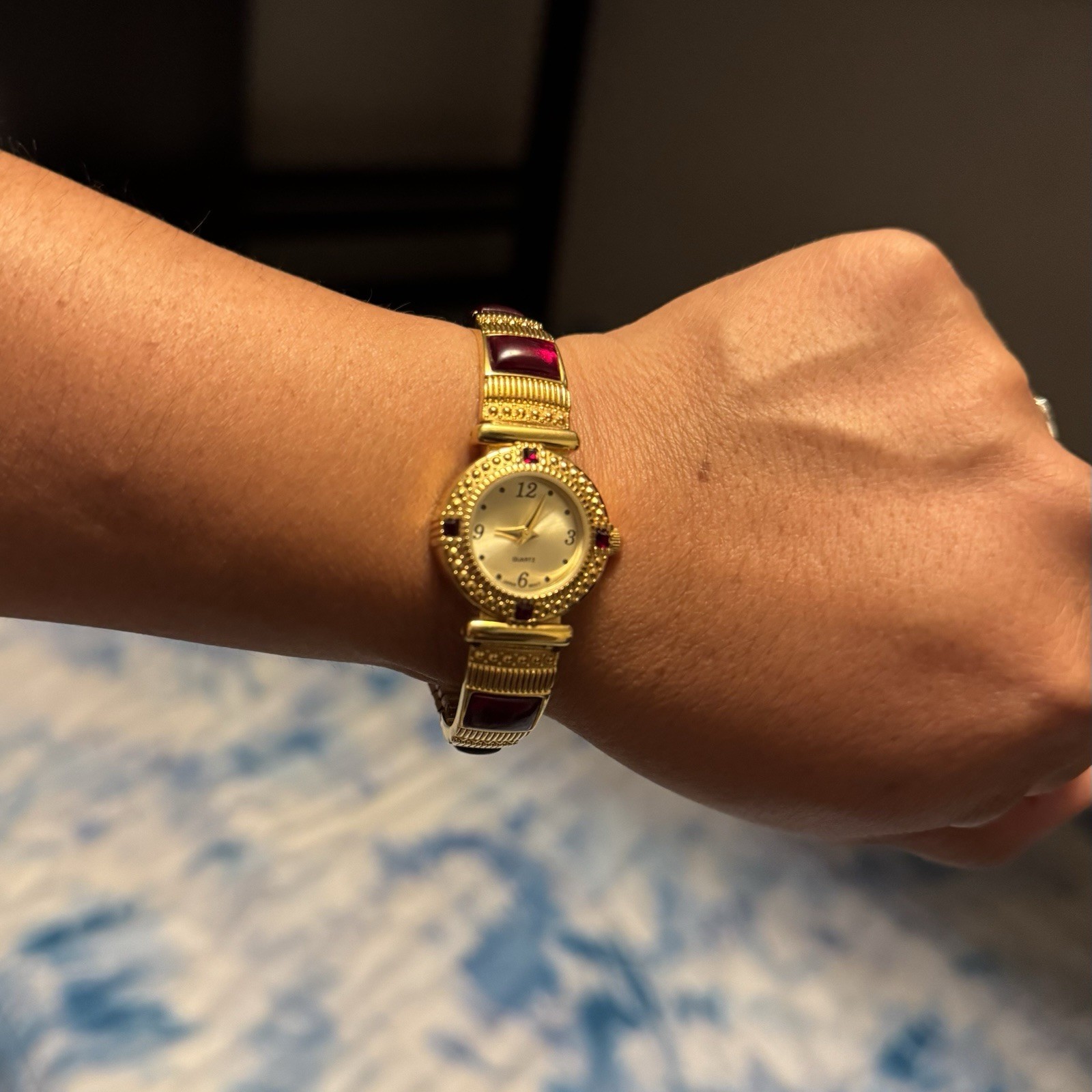 Vintage Avon Womens Watch Gold Tone Red Cabochon Jewel Accents Japan Quartz 24mm