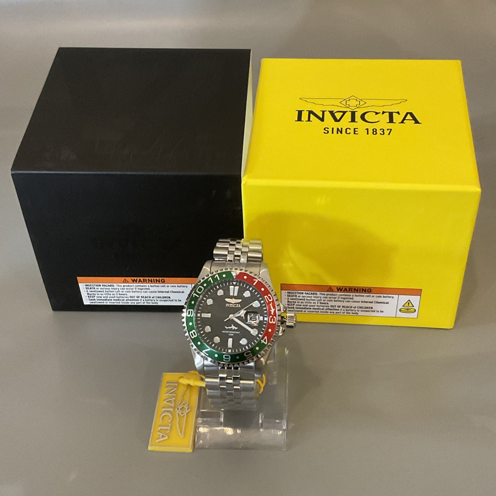 NEW Invicta Men’s Pro Diver Black Dial Red/Green Bezel Watch w/ Steel Band 36851