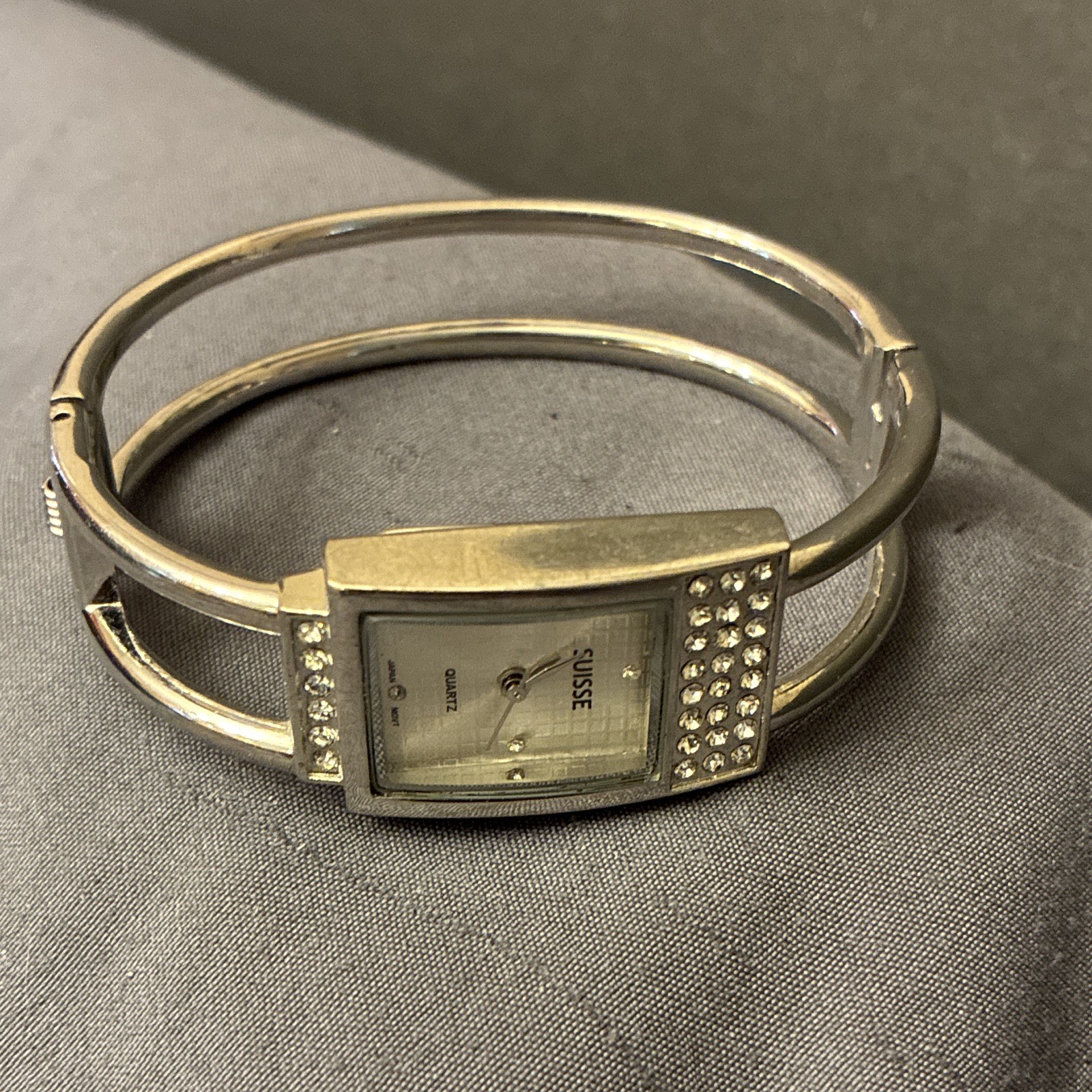 Suisse CP-25 Women’s Quartz Analog Silver Tone Bangle Rectangle Watch