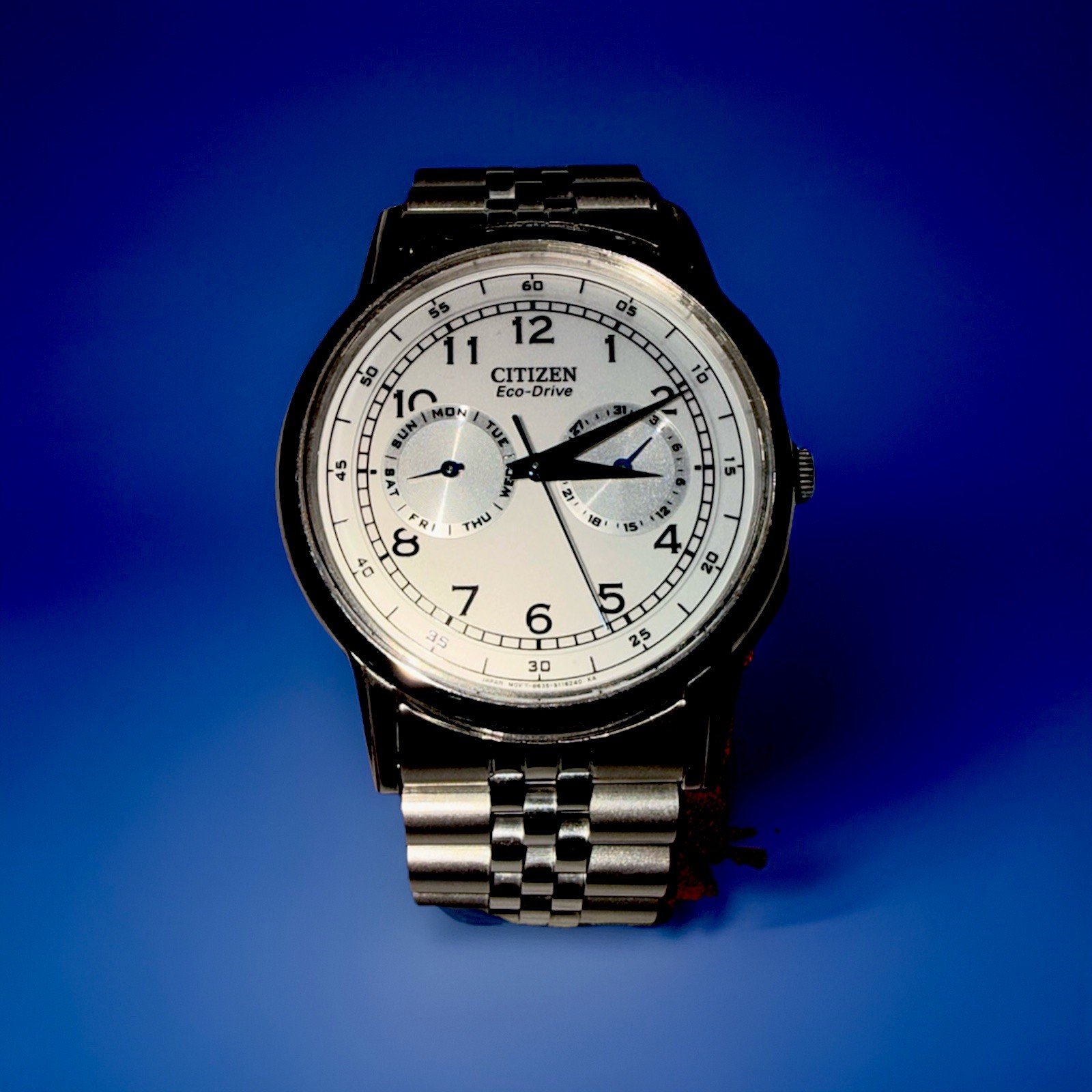 Citizen Eco-Drive Men’s White Dial Silver SS Bracelet Watch Day/Date 100m