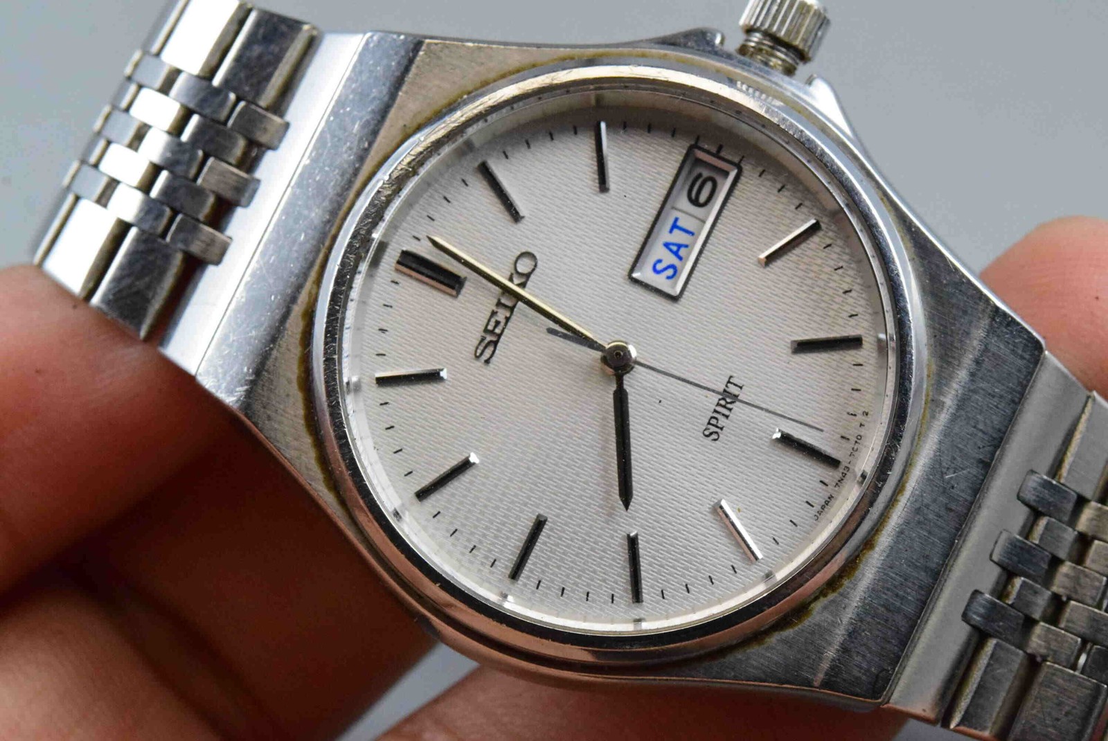 Vintage watch Seiko Spirit 7N43-7B70 Textured Men Quartz Round 35mm