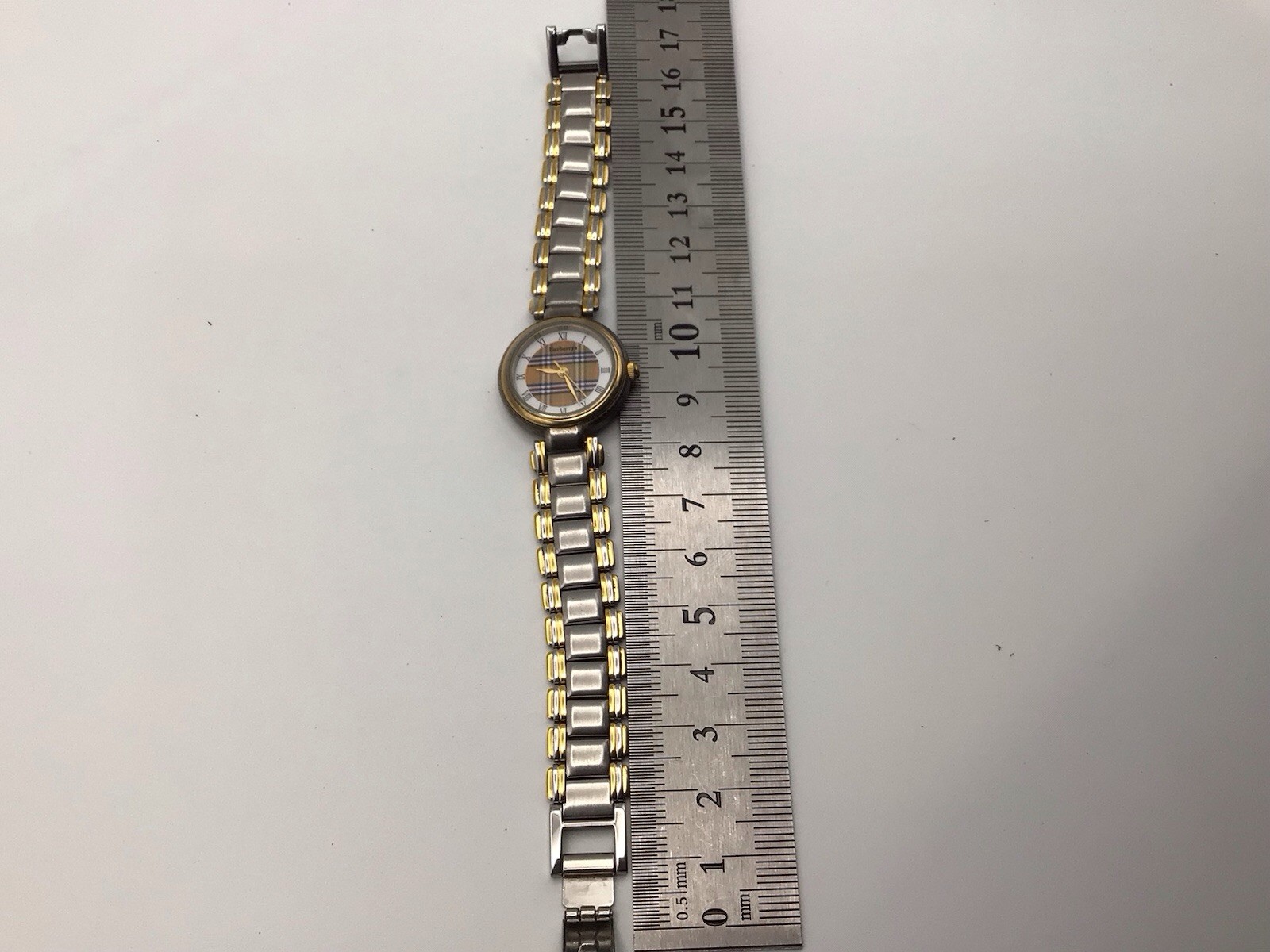 Burberry 11500L Nova Check Dial Ladies Watch Swiss Made Vintage Style