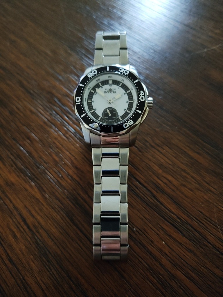 Invicta Women’s Swiss Made Pro Diver Model 7 In. Wrist 5 3/4 Closed Battery