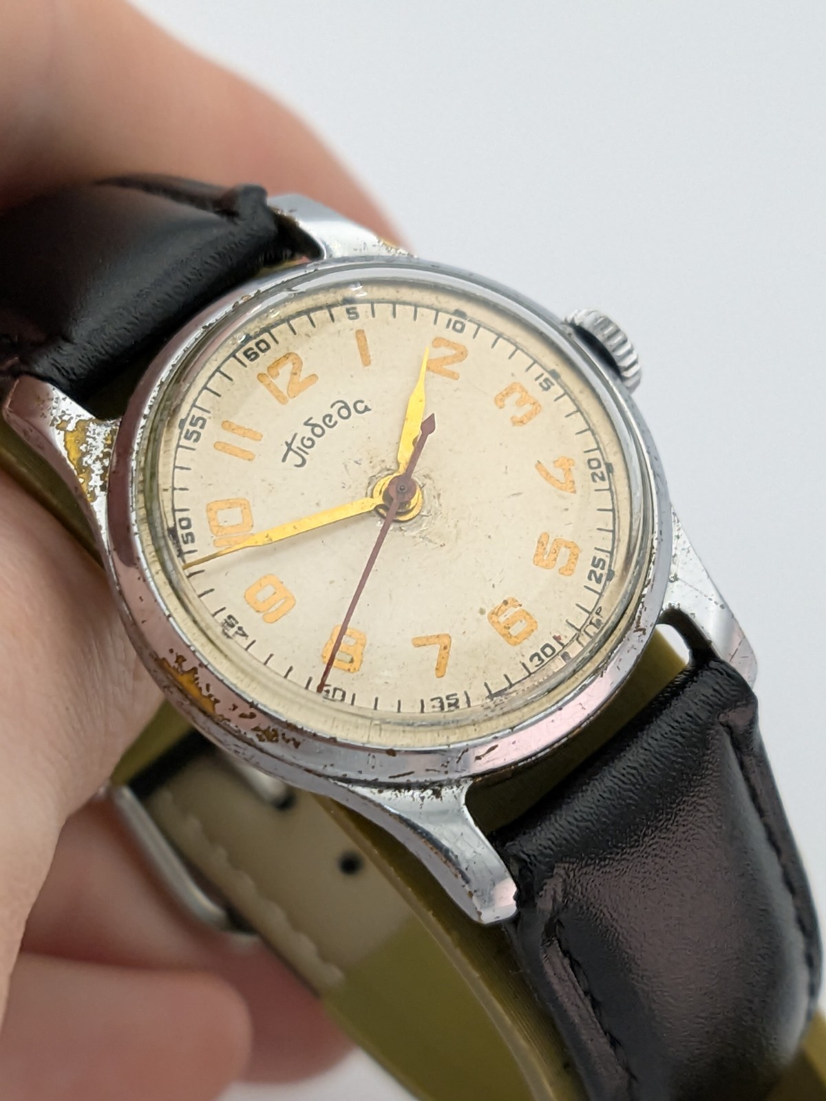 Pobeda Central Second 2609 Soviet USSR Mechanical Men Military Vintage Watch
