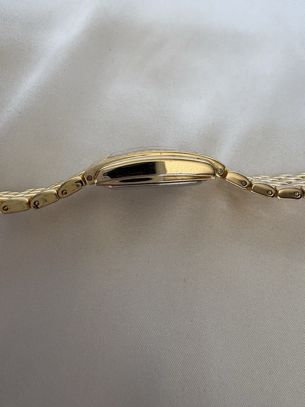 Sergio Valente Women’s Watch Gold Tone Link Band Crystal Accents New Battery