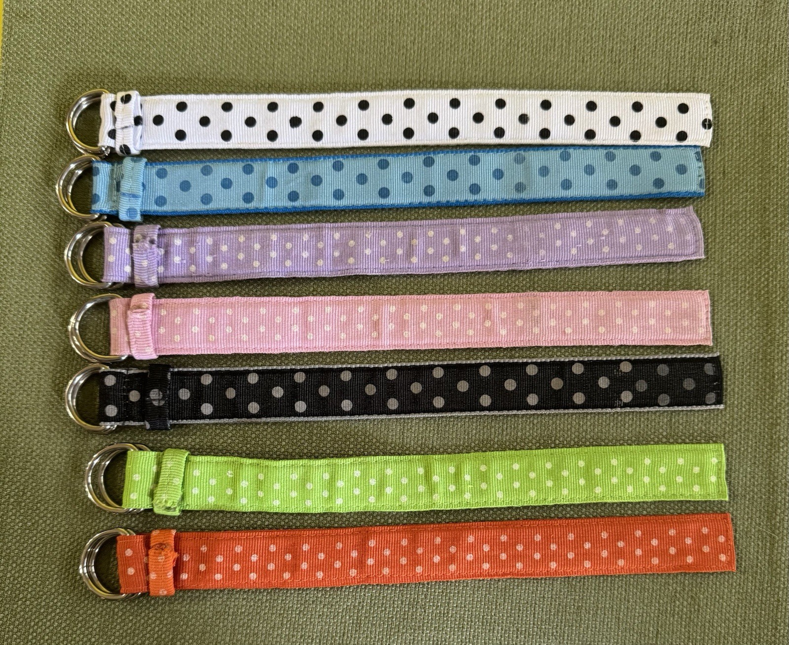 Geneva Quartz Womens Watch Silver Tone Case Seven Cloth Changeable Straps