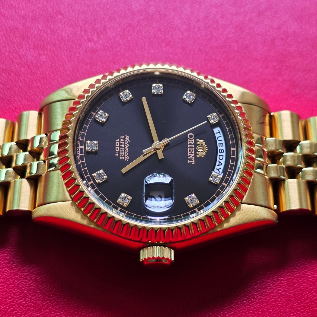 MEN’S ORIENT PRESIDENT 10 POINTS BLACK DIAL AUTOMATIC DAY DATE GOLD/SS