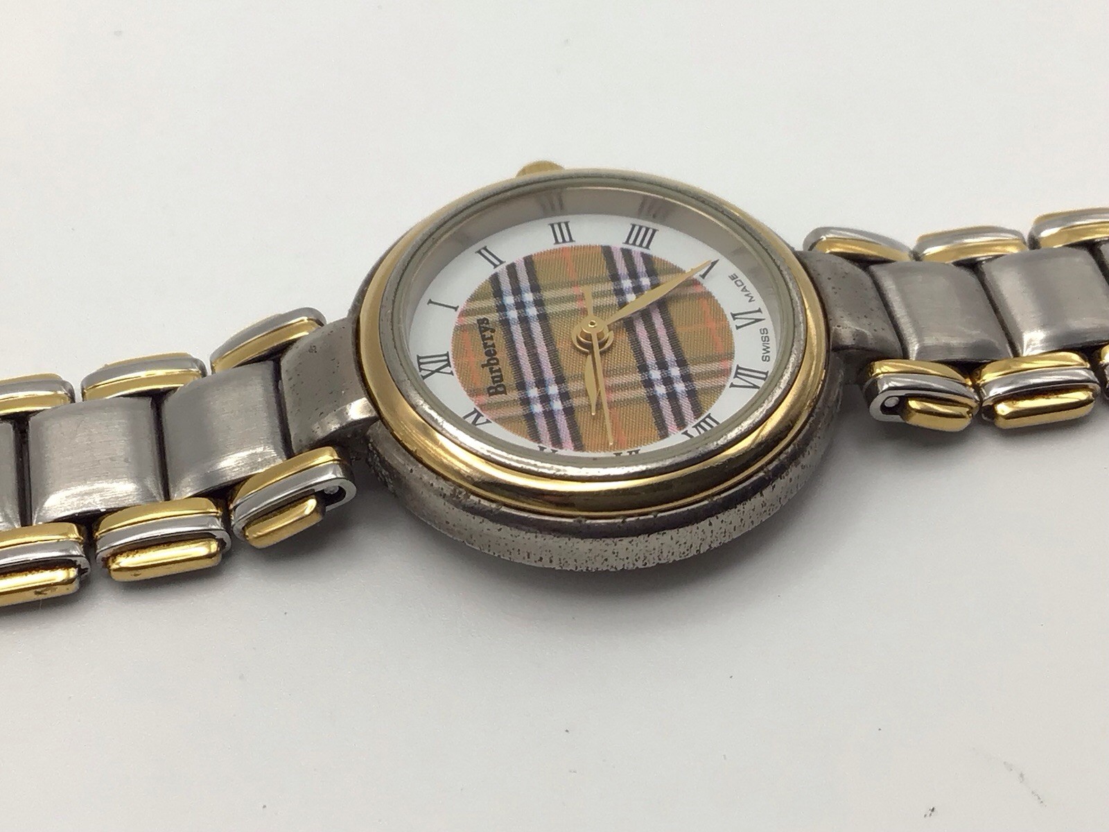 Burberry 11500L Nova Check Dial Ladies Watch Swiss Made Vintage Style