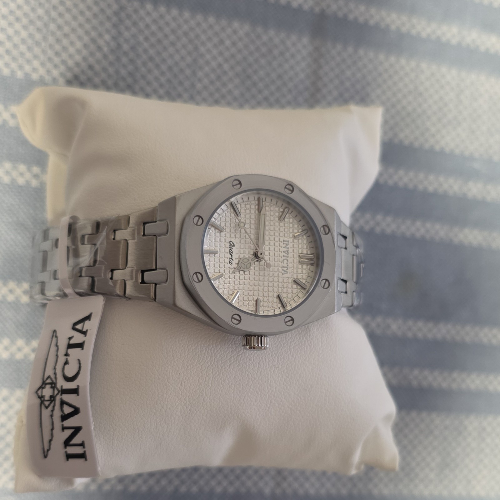 Invicta Women’s Quartz Wristwatch Silver Tapisserie Dial Steel Bracelet Box
