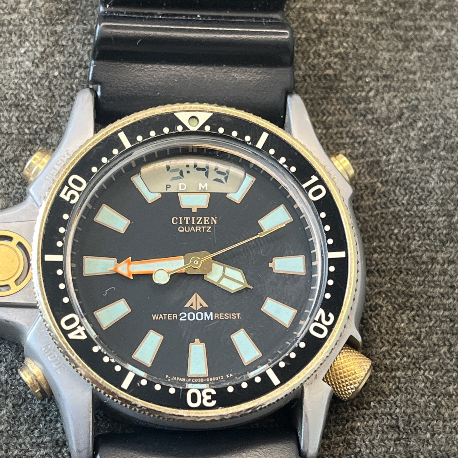 Vintage Citizen C021 087372 Y Promaster Aqualand Divers Men’s Watch, Needs Work