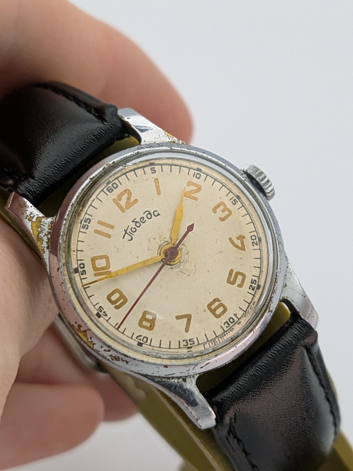 Pobeda Central Second 2609 Soviet USSR Mechanical Men Military Vintage Watch