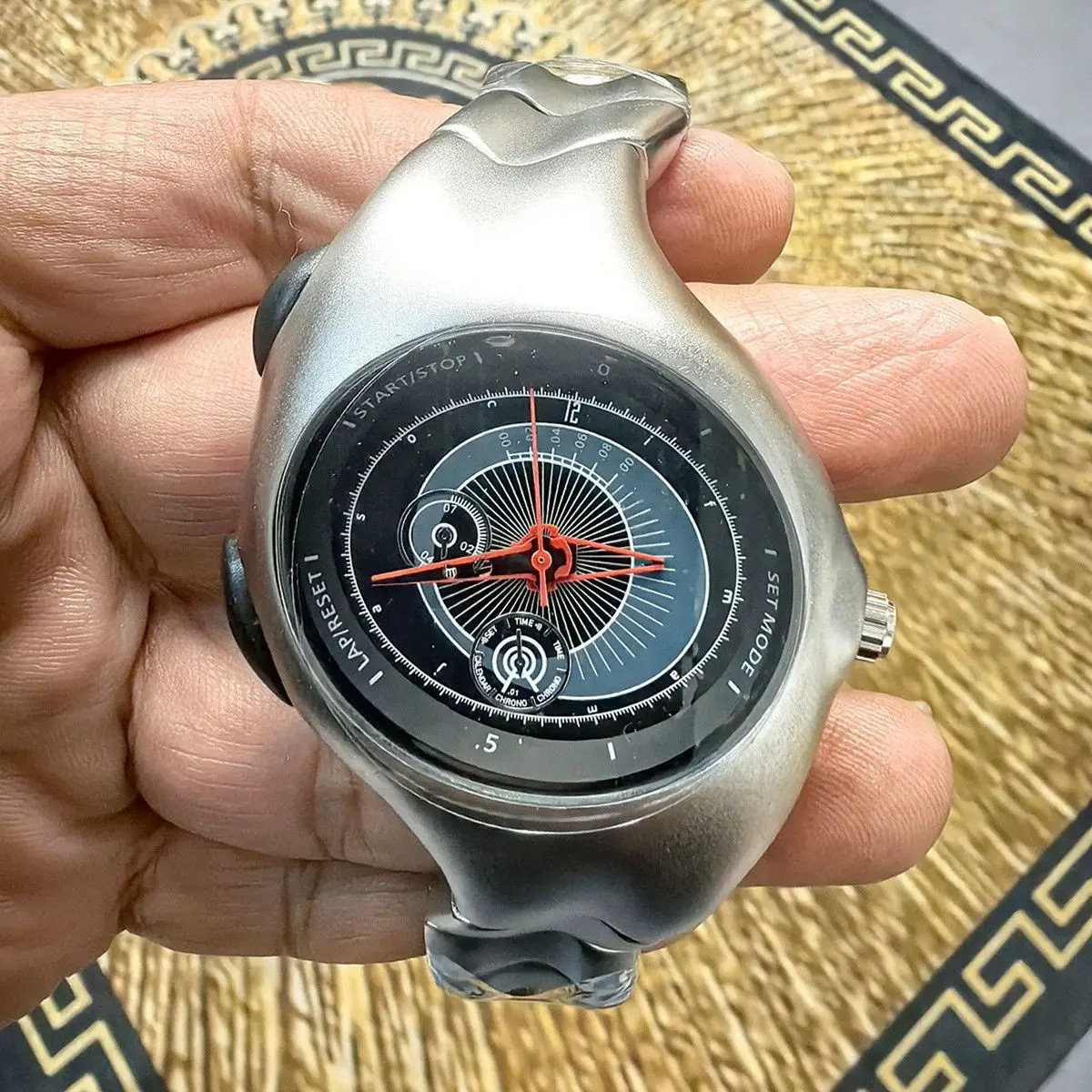 Y2K Alien Oval Quartz Watch Twisted Irregular Futuristic Retro Streetwear