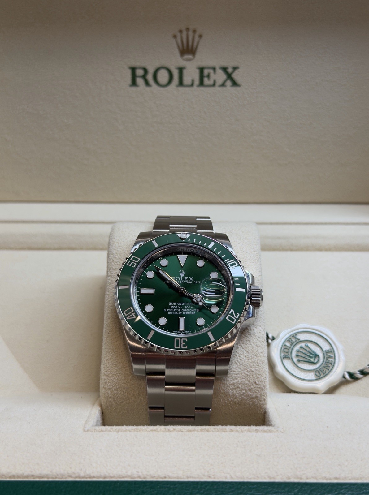 Rolex Submariner Date 41mm “The Hulk”